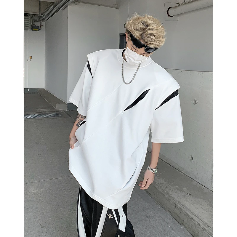 デザイン感あふれるパッド入りTシャツ：メンズ・デコンストラクション・ショートスリーブの実用性と適用シーン