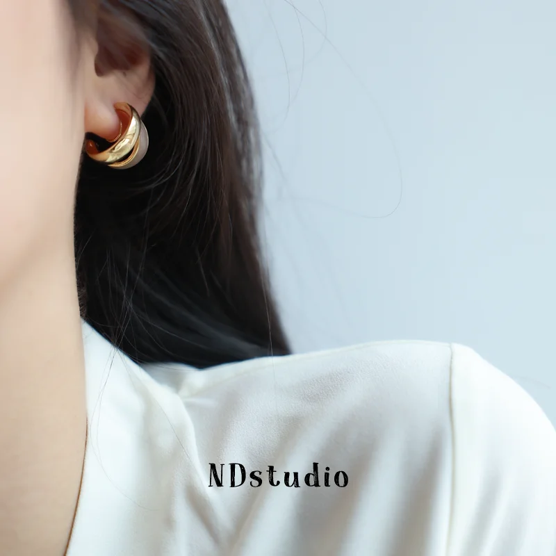 優雅なド�ロップグレーズ仕上げのサークルバーベルイヤリング【穴あけ不要・レトロデザイン】