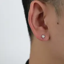 星形デザイン925純銀イヤリング【シンプル・男女兼用・ジルコニア付き】