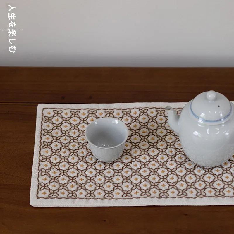 刺し子刺繍ティーセッティングキット：一人用十字模様で手軽に茶会アイテムを制作