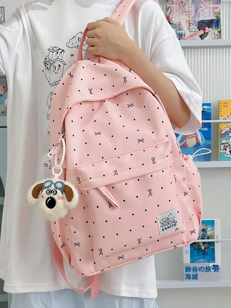 大学生通学リュックは「かわいい」が勝つ？ドット柄リボンデザインが今、女子学生に人気な理由とは