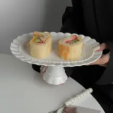 エレガントな陶器製高脚ケーキスタンド【オーバル形・フラワーエッジ・アフタヌーンティー用】