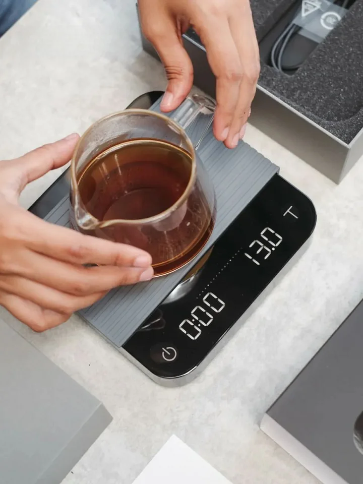 ブルートゥース対応のカフェ用電子スケール【手動抽出用・アプリ連携・コンパクトデザイン】