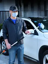 伸縮可能な洗車用ソフトブラシ【長柄・水通し機能・車両清掃用】
