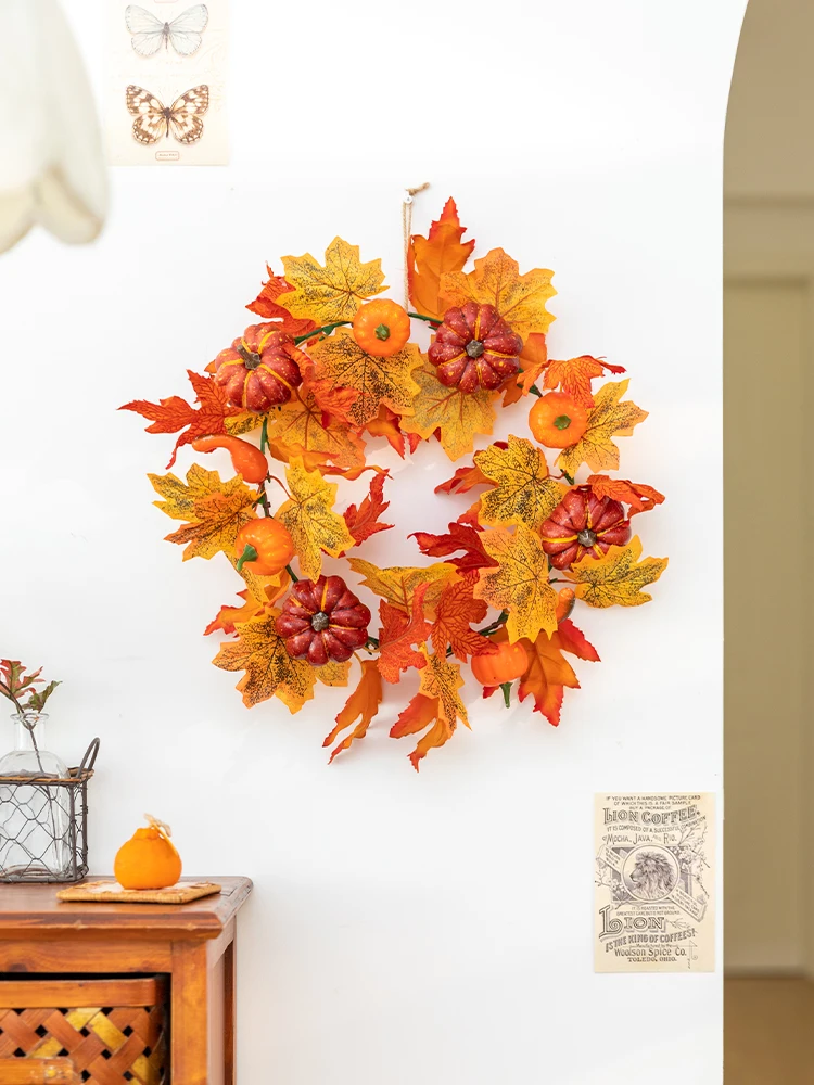 10月に飾るなら、この「かぼちゃとメープルリーフの花輪」がベスト？