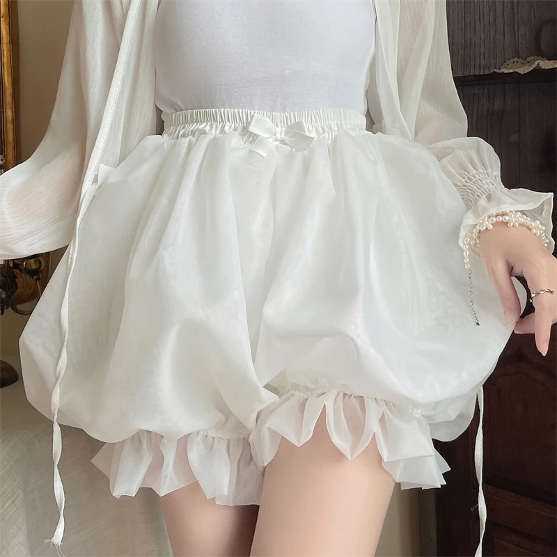 ロリータ風パンプキンパンツ：低身長男子が着用するかわいいデザインのショートレギンス