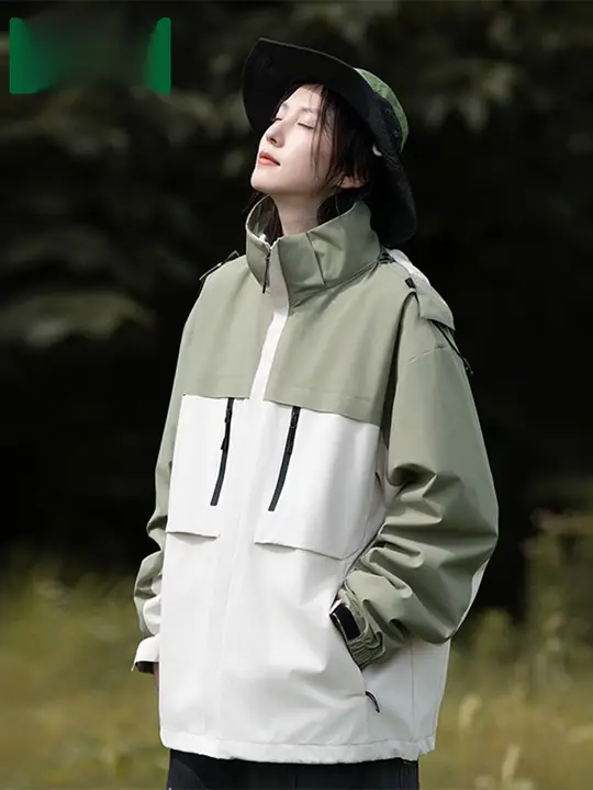 高級感あるカラーコンビネーションの防水アウター【冬用・加毛・登山用・女性用・三合一】