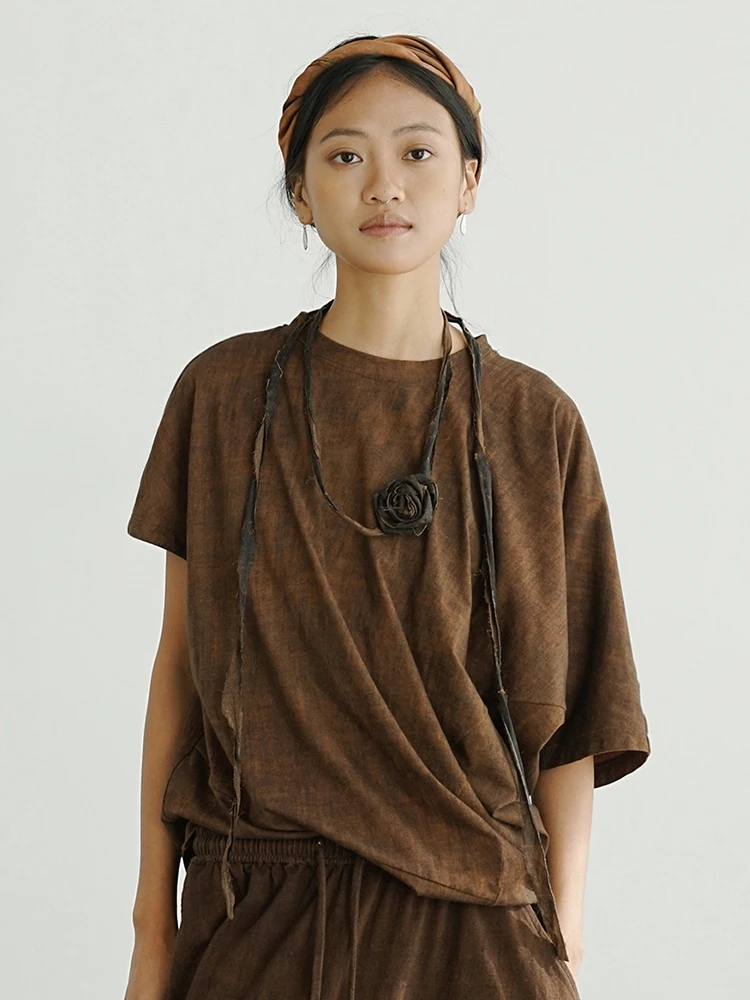 「tシャツをハンガーにかける」ってどうやって？「tシャツの中に着る」スタイルの本質とは？