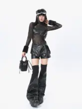 機能的なデザインの暗い色合いのレッグウェア【立体ポケット付き・レザー風・スリムフィット】