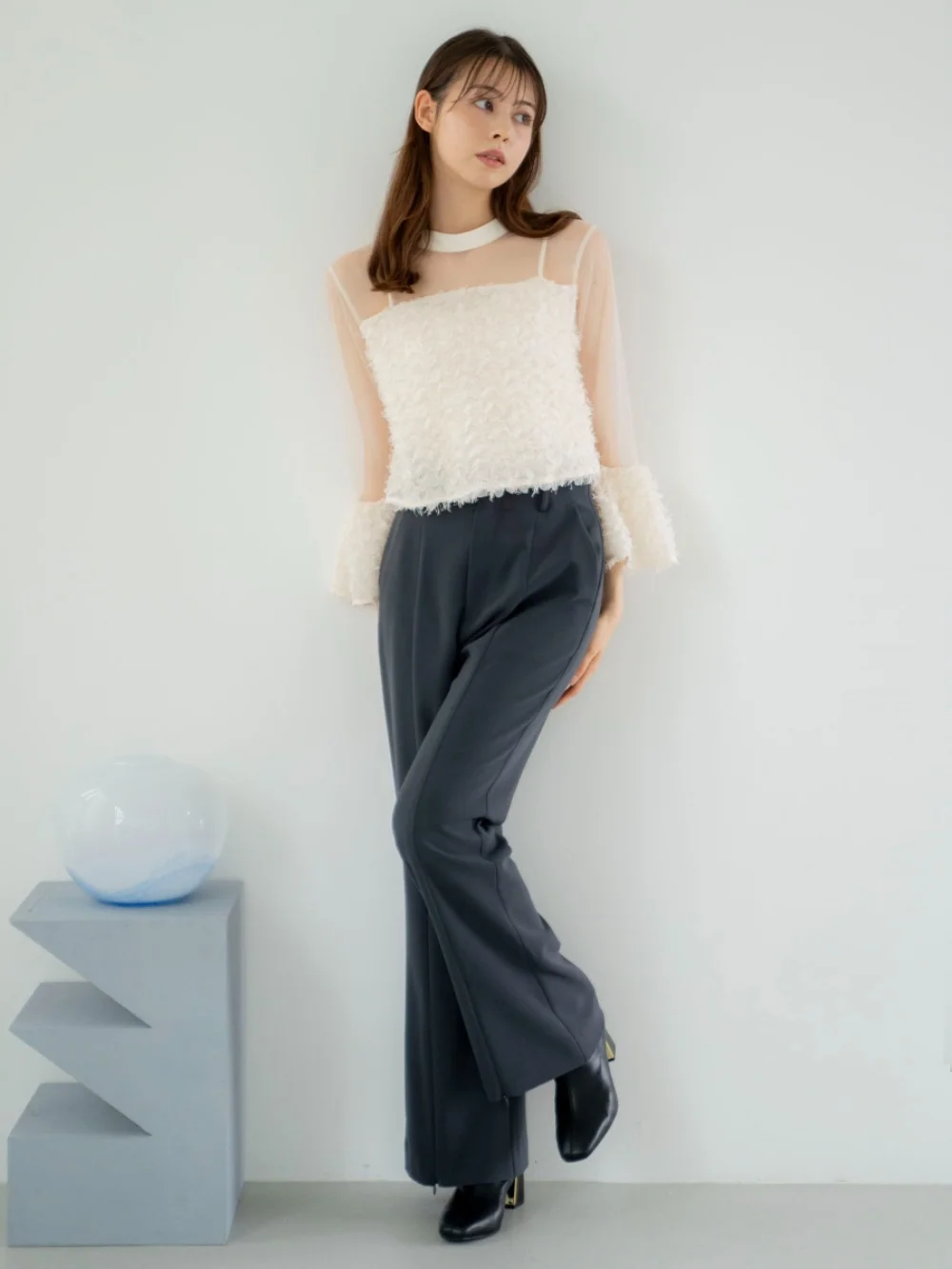 大人可愛い服 50代コーデ 完全ガイド｜シンプルな色使いとシルエットのバランス