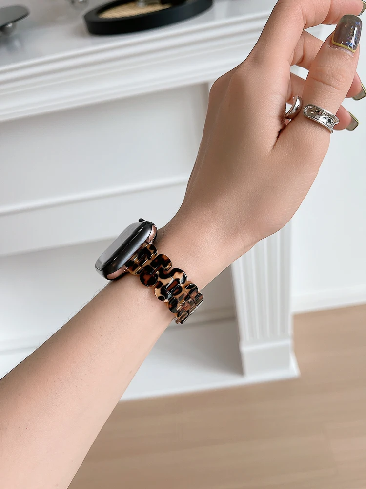 Apple Watchバンド ブランドで迷ったら、創造的な樹脂製バンドがベスト？
