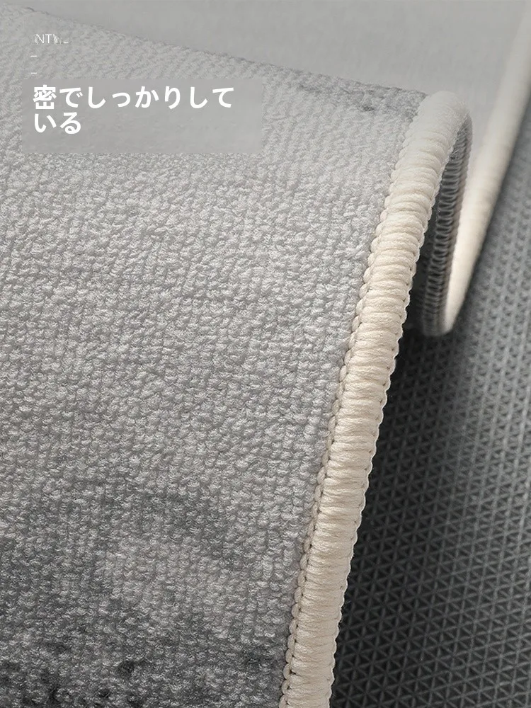 3畳のリビングに合うカーペットは？ベージュとホワイトの違いを知れば、部屋の雰囲気を一気に変えることができる