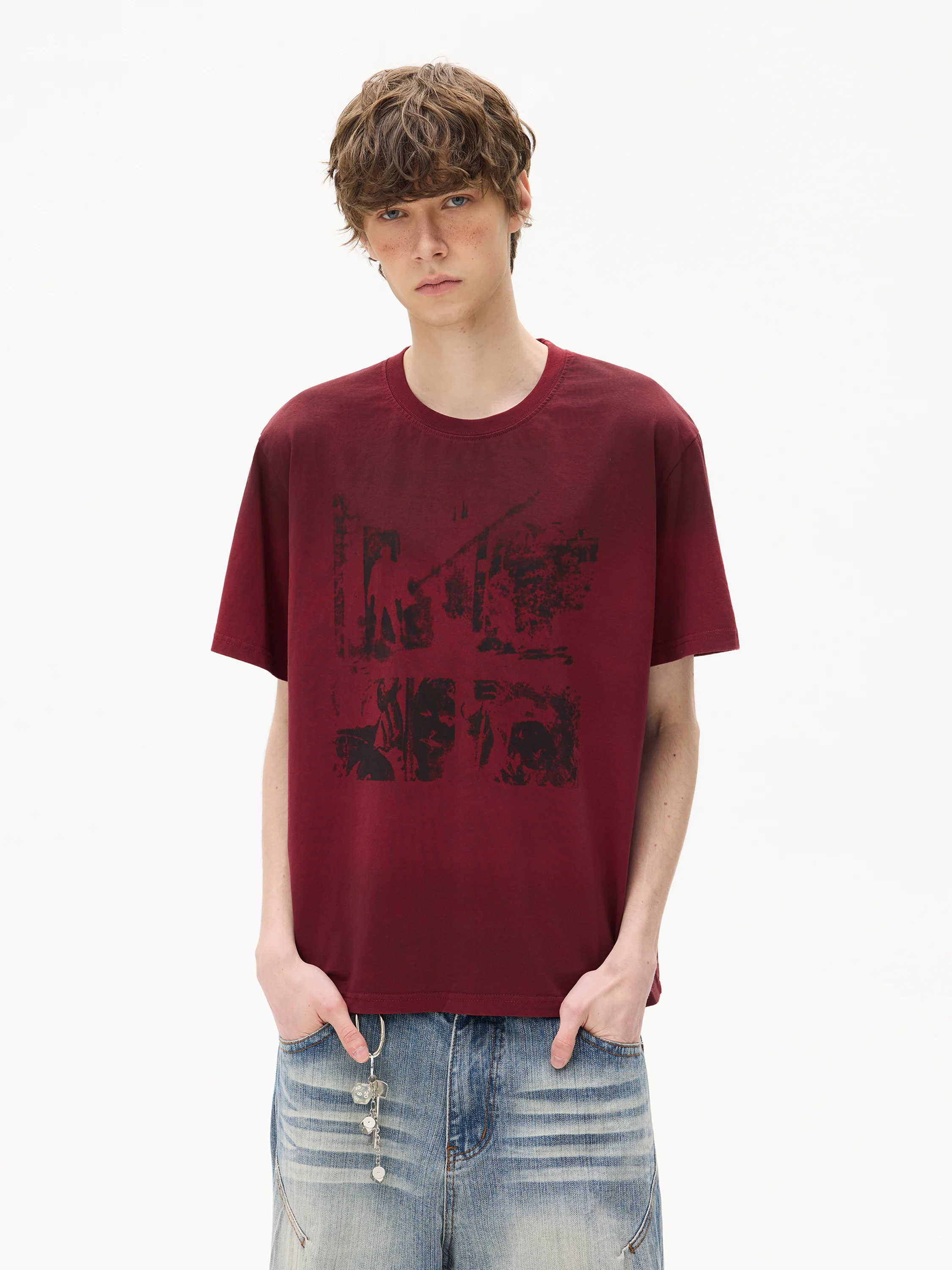 ヴィンテージ風ウォッシュドプリントTシャツ：色あせ防止と復活の実用性を検証