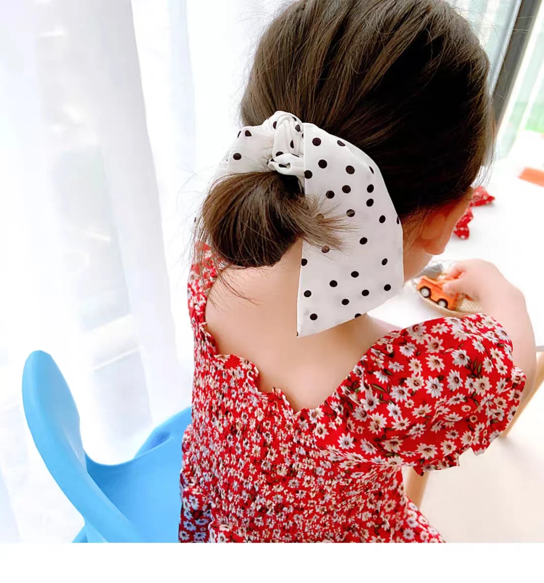 2歳のおもちゃとおしゃれをどう組み合わせる？ヘアゴムで見せる、女の子らしさの秘密