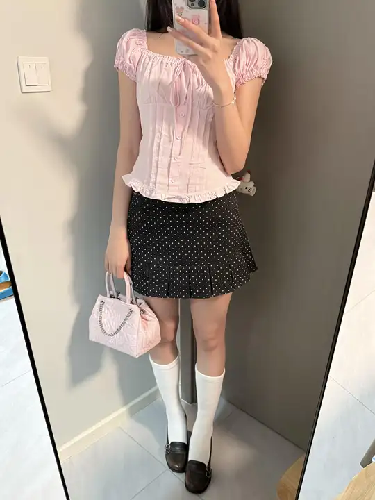 洗練されたデザイン！夏の女性用ショートスリーブシャツ【フィット感・リボン付き・四角い襟】