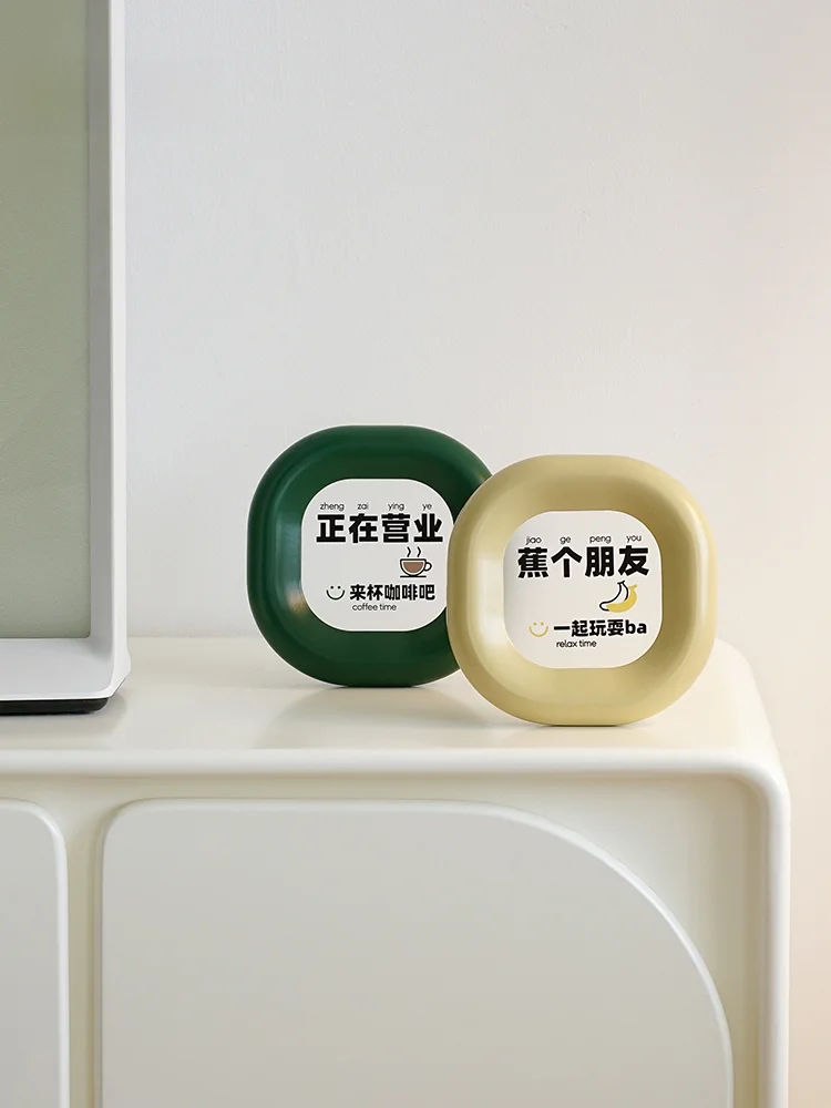 リビングに高級感をプラスする1つのアイテムは？