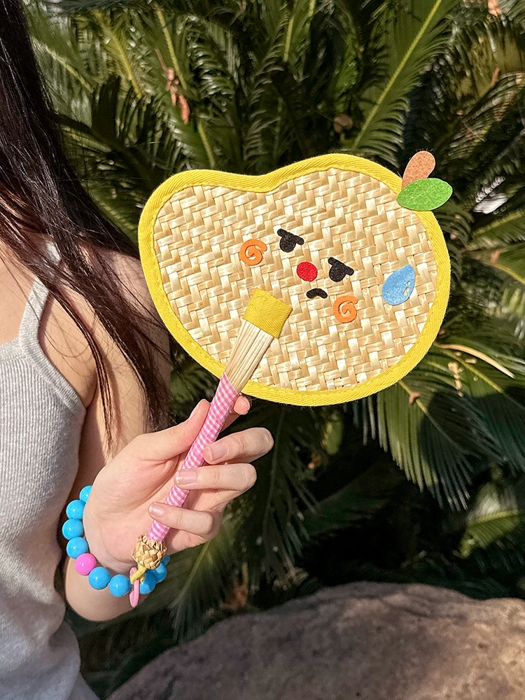 夏壁面 かわいい に合うデザインは？手作り動物デザイン扇子が解決する理由