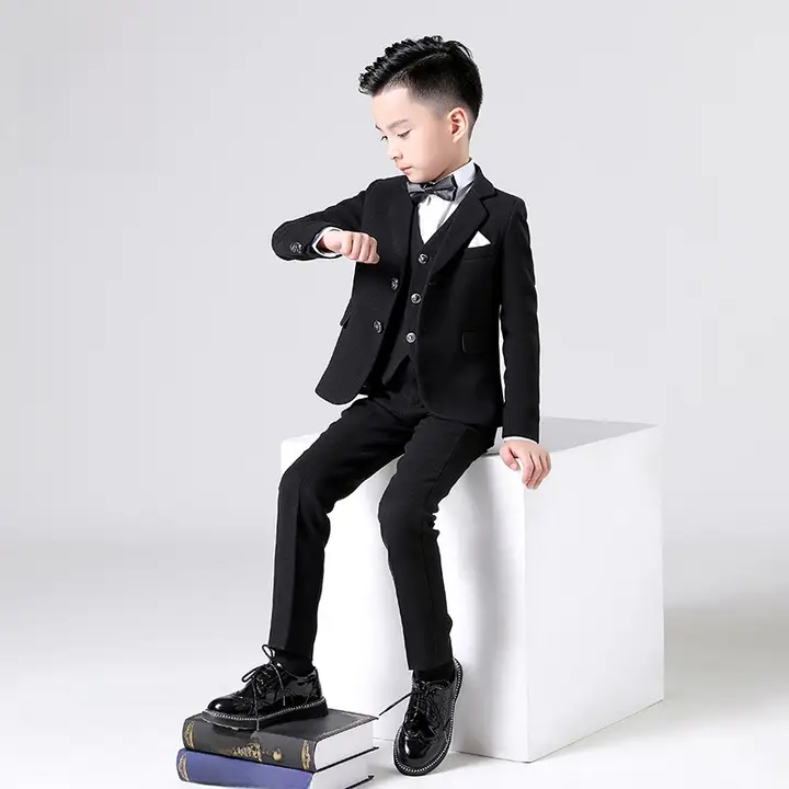 男の子用イギリス風スーツ【子供用・フォーマル・ピアノ演奏会用・タキシードスタイル】（セットアップ対応）