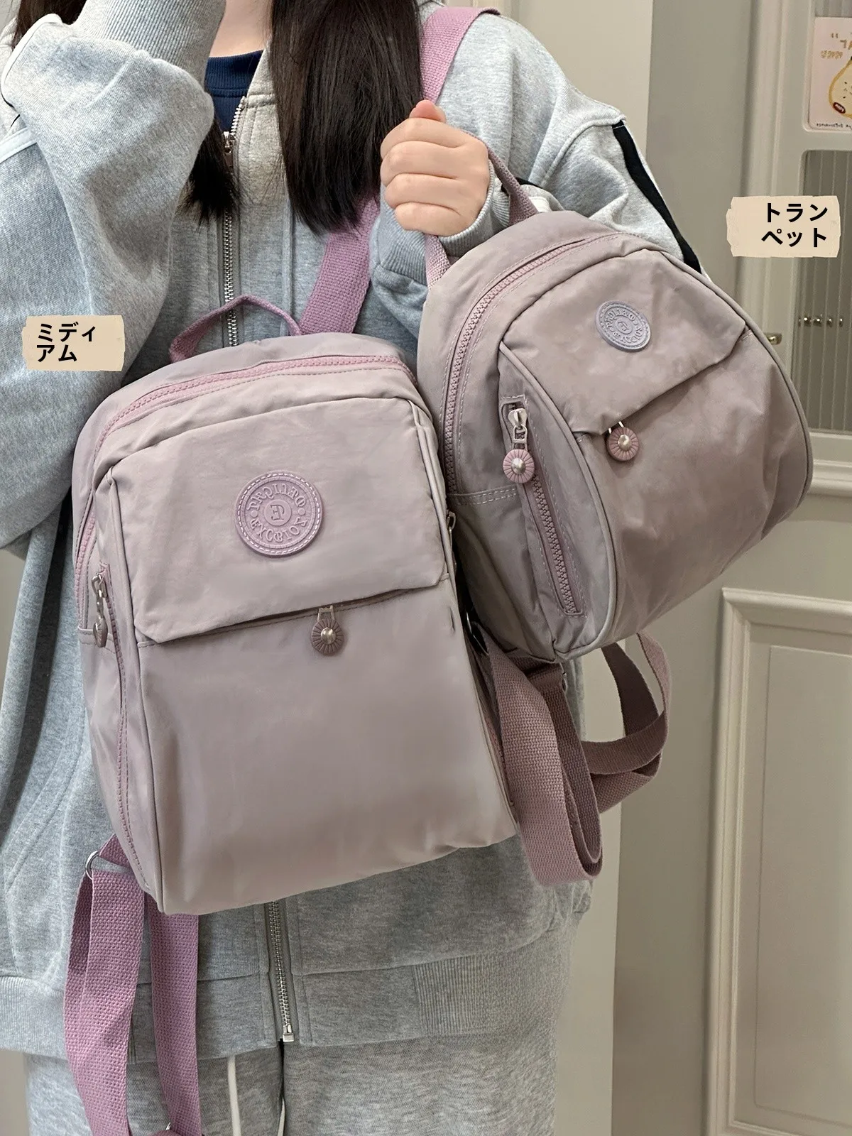 軽量ミニリュック：旅行・通学向けのカジュアルデザインと軽量性を実現