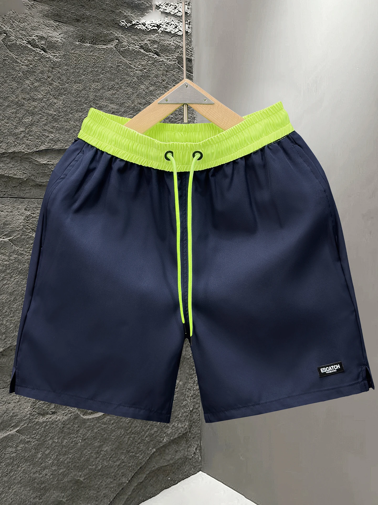 夏用メンズ薄手速乾ショートパンツ：海辺やフィットネスで快適な通気性を実現