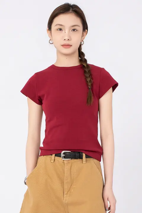幾何学模様のグレー ラウンドネック半袖Tシャツ【シルエットを美しく見せるデザイン】