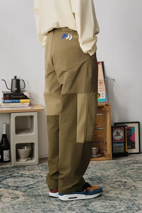 刺繍入り切り替えデザインのワイドストレートパンツ【カジュアル・アメリカンレトロ・作業用】