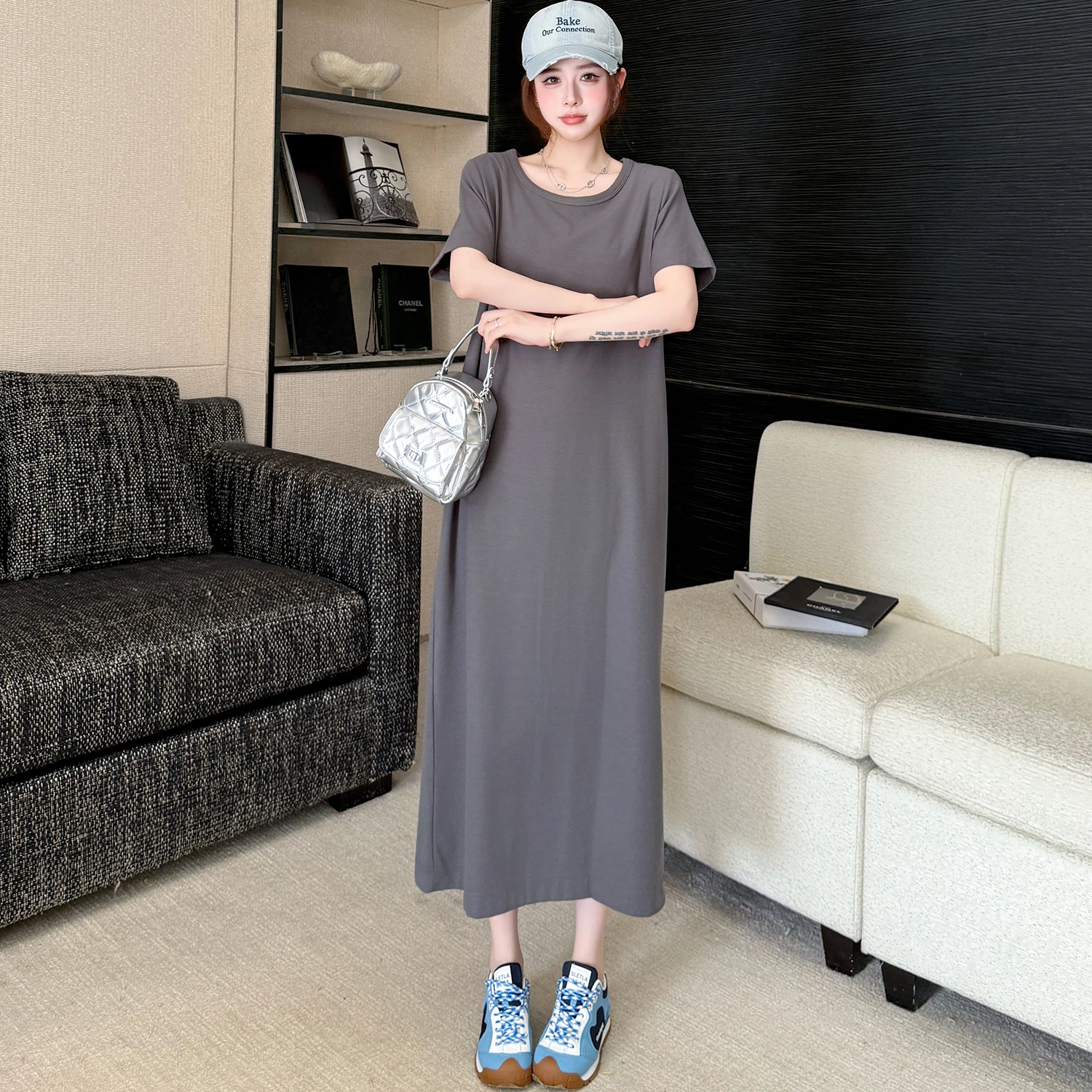 150cm服 大人：感のあるシンプルなカジュアルTシャツワンピースの実用性と着用シーン