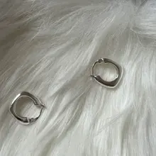 925純銀製 幾何学模様のフレ��ンチスタイルピアス【ラグジュアリー・シンプルデザイン】