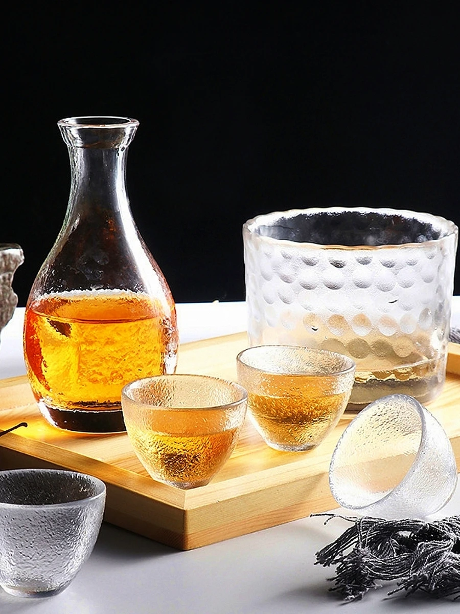 酒器 おしゃれな日本 風 ミニ酒杯と酒壺【家庭用・ガラス製】（セットアップ対応） インテリア買い物リストに加える小物アイテム