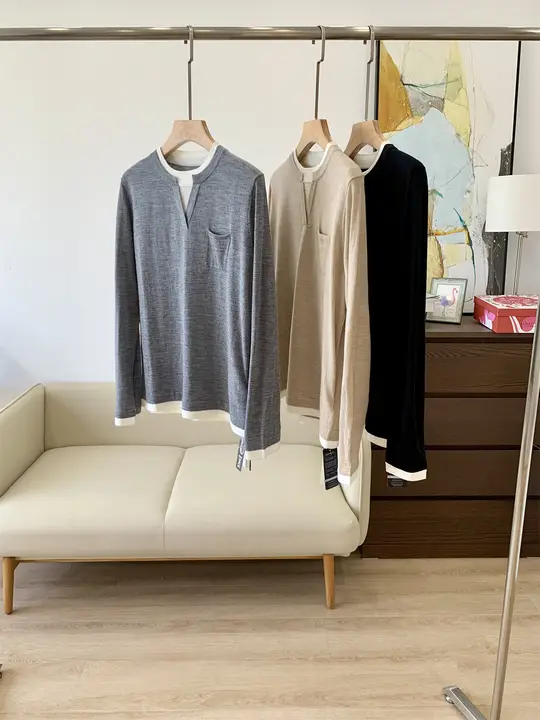 極上の柔らかさのウールニットセーター【Vネック・長袖・ポケット付き・秋用】（セットアップ対応）