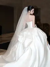 ウェディングベール付きサテン製ロングトレーンドレス【新婦用・撮影用小物】