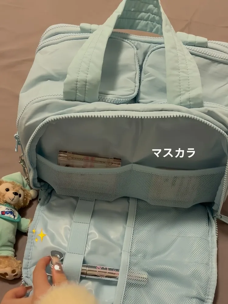 海塩ブルーの化粧ポーチ：大容量で旅行や通勤にも最適な収納解決策