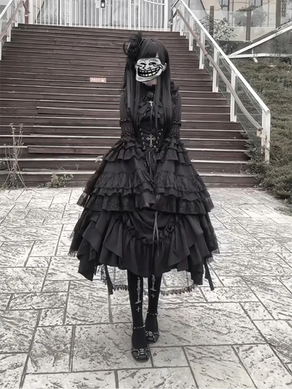 ゴシックスタイルのロリィタドレス【豪華なウエストベルト・姫袖・古典的なデザイン】