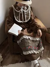 レトロデザインの刺繍入りライトコーデュロイワンピース【ゆったりしたシルエット・ドールカラー】