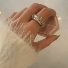 天然透白マか石のダブルレイヤーリング【ユニークデザイン・人差し指用・エレガント・  ファッションアクセサリー】
