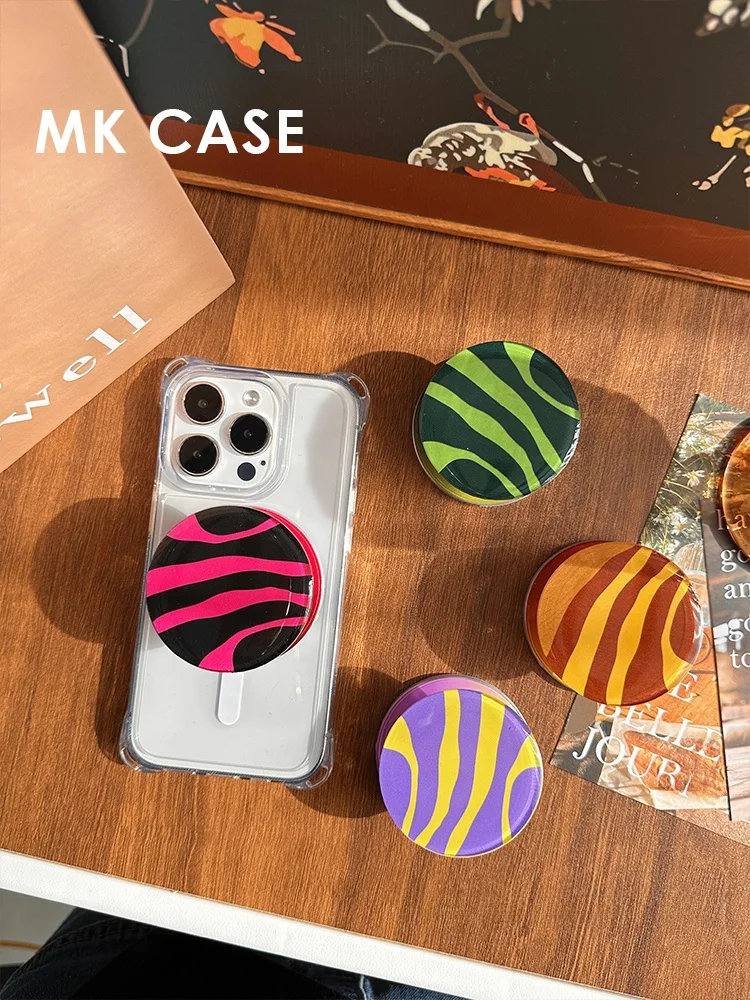 カラフルストライプのMagSafeホルダー：伸縮・回転式スマホスタンドの実用性と選定基準