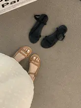 ビーチやリゾートに最適！黒のフラットローマサンダル【ボヘミアンスタイル・夏用】