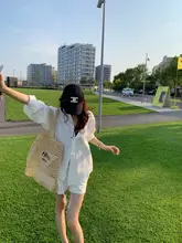 感ある白色亜麻シャツ＆ショートパンツ【春用・女性向け】（セットアップ対応）