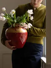 手描きの蜜蜂デザイン赤釉陶器のフラワーベース【安宅用・インテリア装飾】
