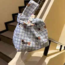 可愛い腊肠犬デザインのチェック柄トートバッグ【大容量・夏用・ポータブル】