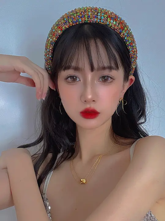 華やかで豪華なデコレーション！カラーダイヤモンド風 ヴィンテージスタイル ヘッドバンド【写真撮影・パーティー・結婚式用】