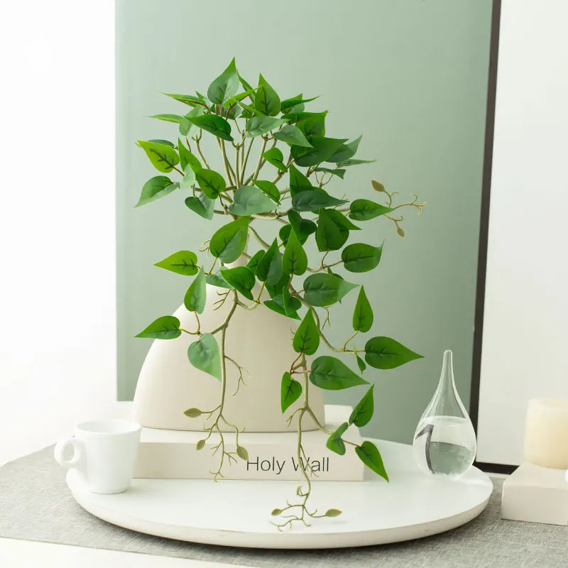 北欧風ツタ型観葉植物：リビング・ダイニングに最適なシンプルデザインのフェイクグリーン