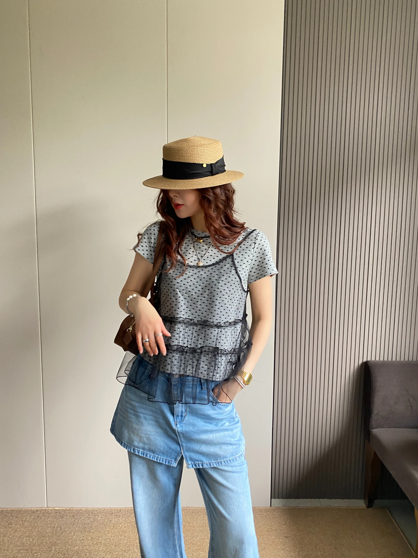 2026夏コーデで失敗しない「網状シフォンキャミソールとドット柄Tシャツ」の選び方とは？