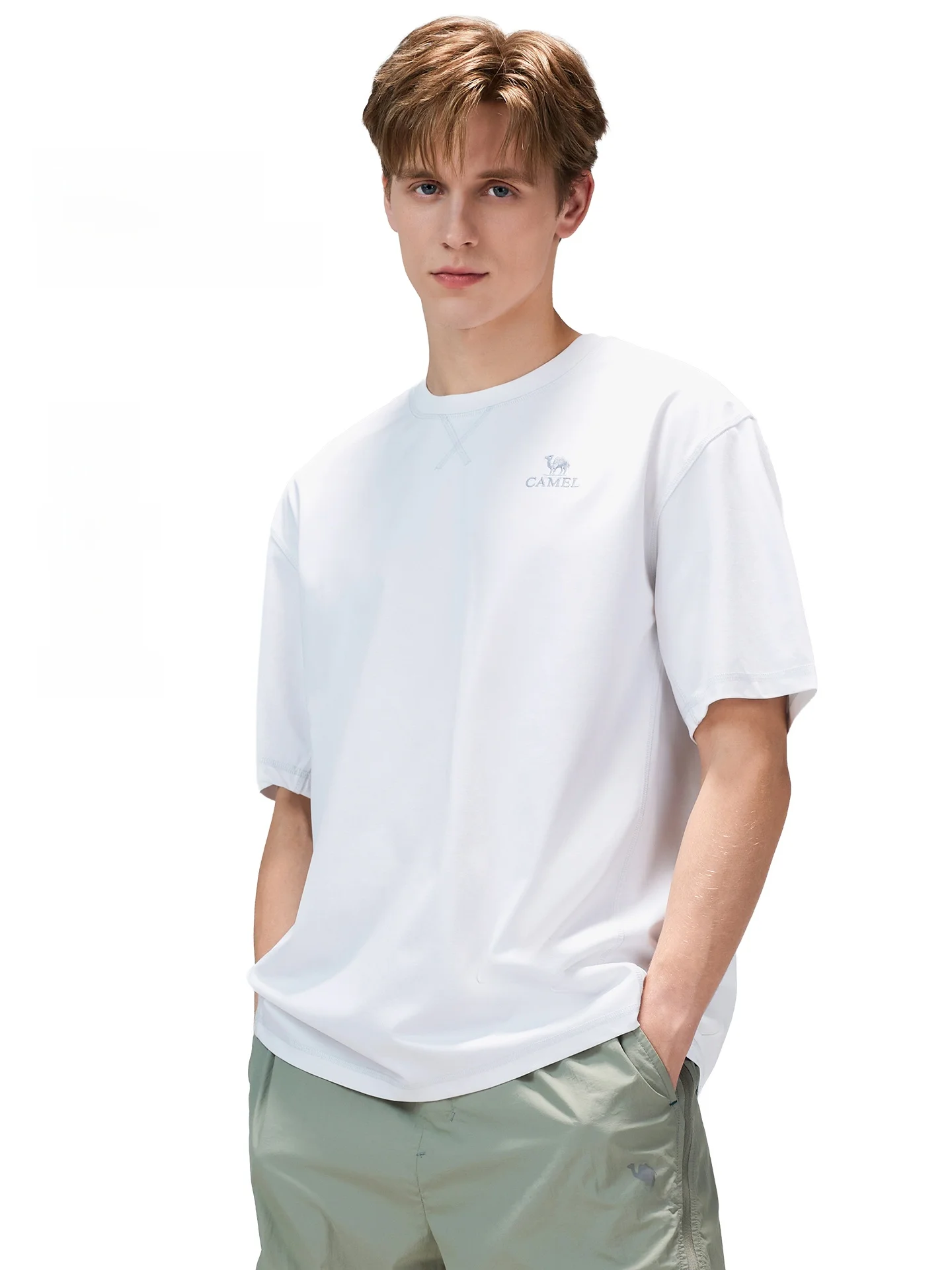 アウトドアで汗をかきながらも涼しく過ごすには？Camelの速乾Tシャツが解決するリアルな悩み