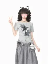 斜め襟の肩出しデザイン！星柄のショートスリーブTシャツ【夏用・ダメージ加工・女性用】