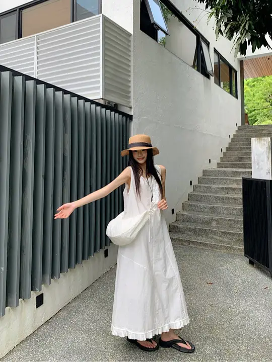 レディース 夏用 白色 フリルデザイン コットンマキシドレス【シンプル・リゾートスタイル】