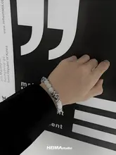 キャットアイストーンとチタン製の男子用ブレスレット【洗練されたデザイン・カジュアル・ペアアクセサリー】