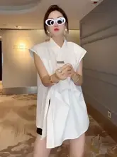 女性用ホワイトノースリーブシャツ【フレンチスタイル・プリーツデザイン・ロング丈】（セットアップ対応）