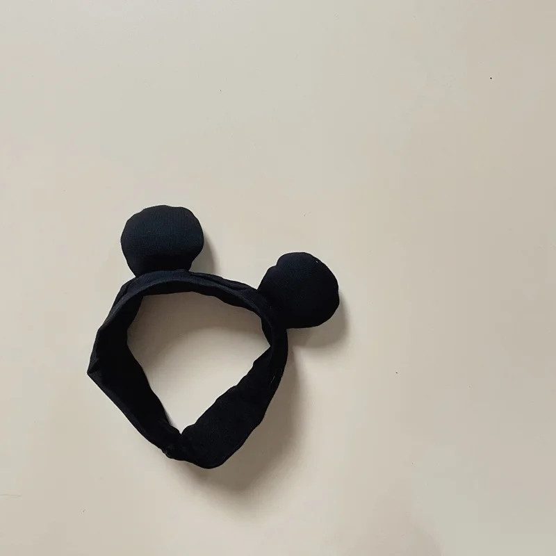 赤ちゃんの首にバンダナを巻くのは、本当に必要なのか？