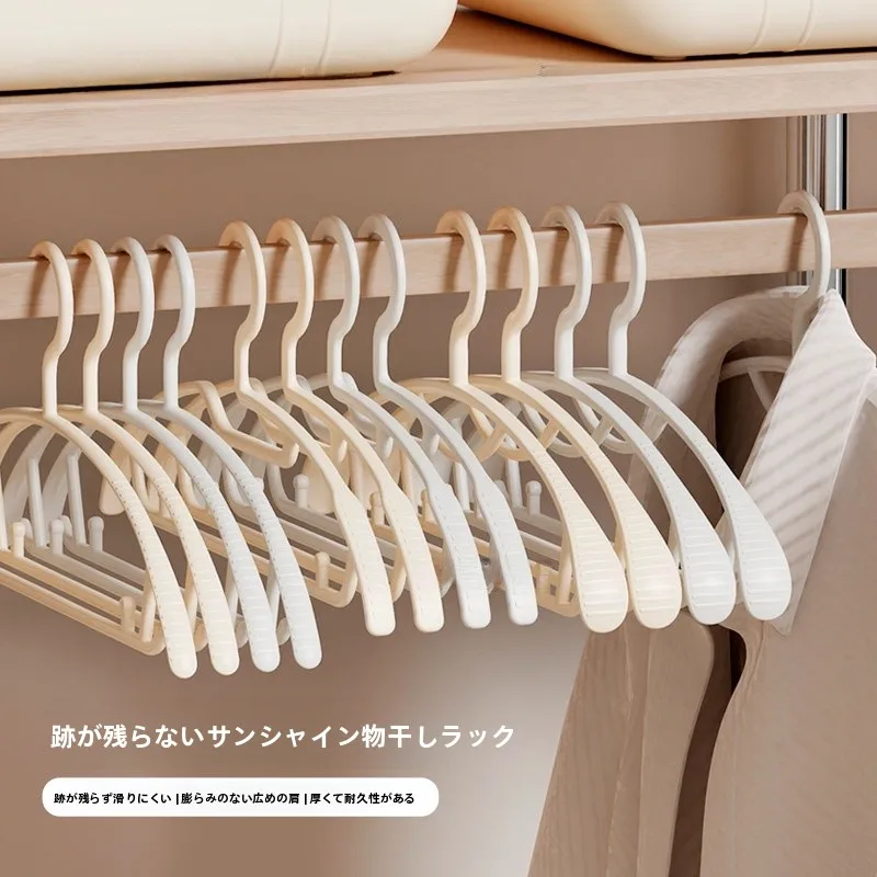 洋服収納 ハンガー ラックの選び方で悩んでいる？5選厳選の実用性と美しさを徹底比較